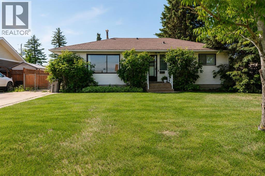 10415 111 Avenue photo 1