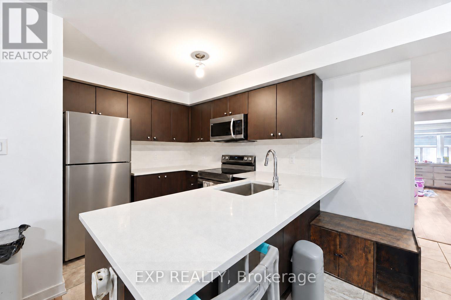 21 Magnolia Lane, Barrie, Ontario  L9J 0N9 - Photo 12 - S13784700