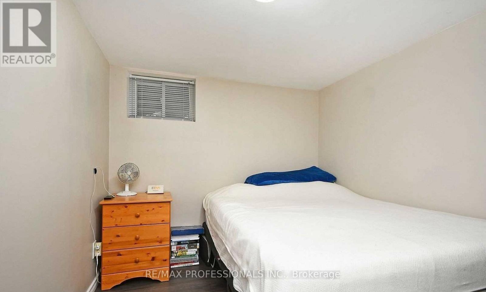 Bsmt - 1072 Alexandra Avenue, Mississauga, Ontario  L5E 1Z8 - Photo 7 - W13722546