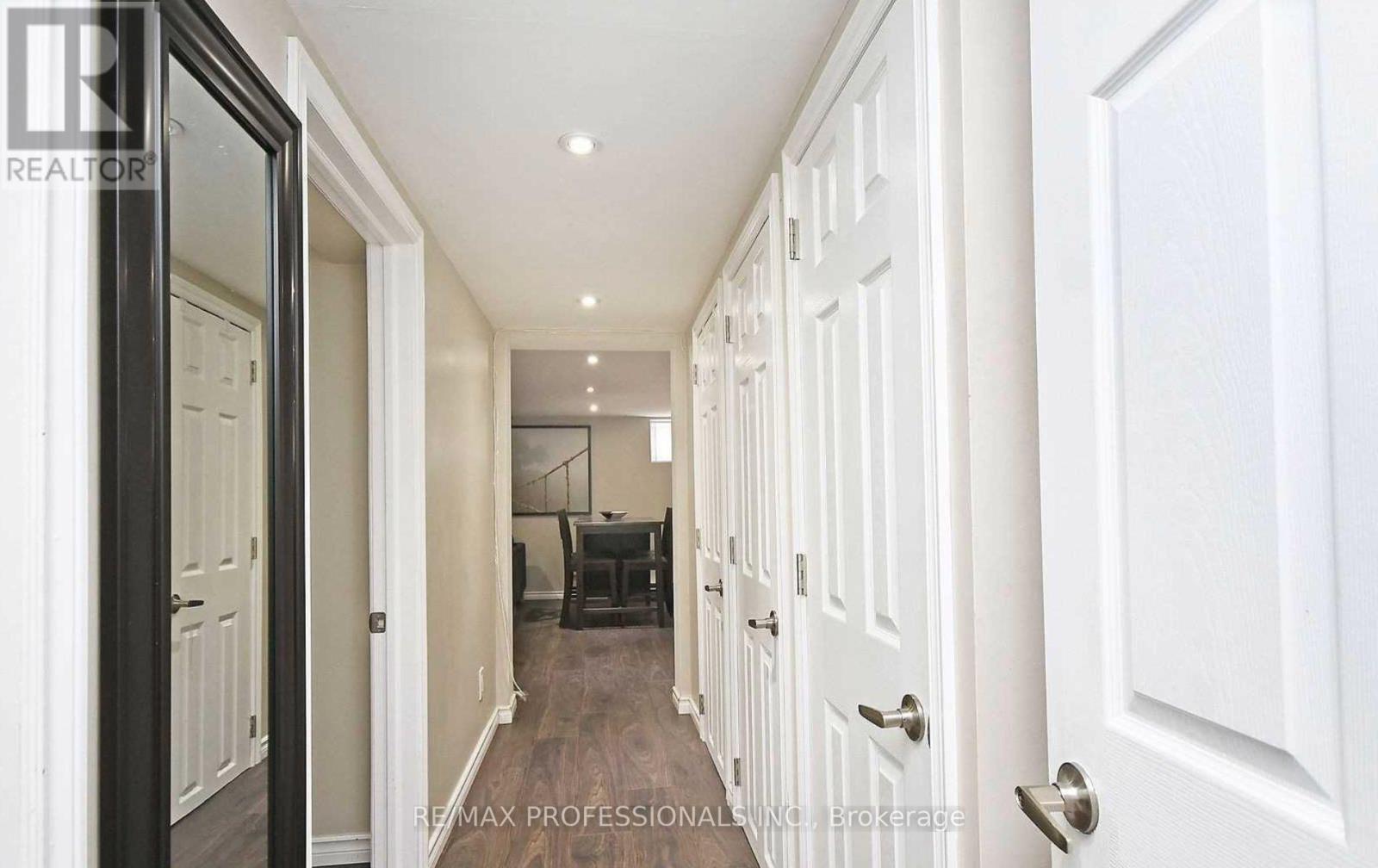 Bsmt - 1072 Alexandra Avenue, Mississauga, Ontario  L5E 1Z8 - Photo 3 - W13722546