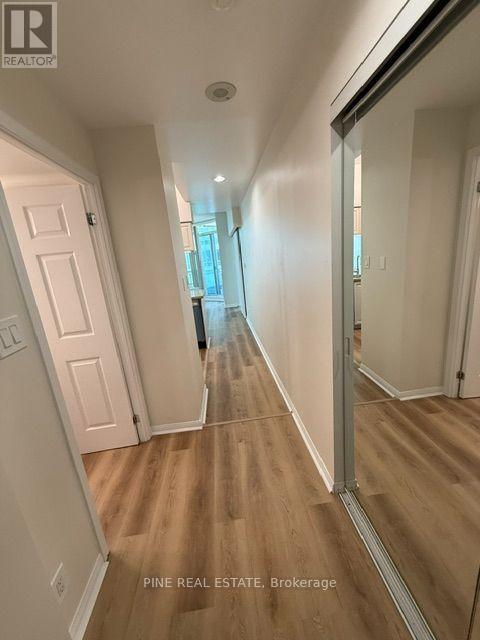 1119 - 230 Queens Quay, Toronto, Ontario  M5J 2X1 - Photo 3 - C13796912