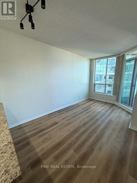 1119 - 230 Queens Quay, Toronto, Ontario  M5J 2X1 - Photo 9 - C13796912
