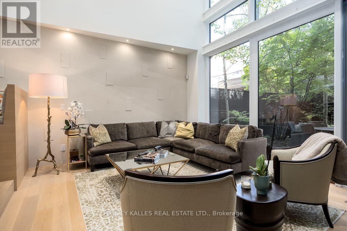 5 Relmar Road, Toronto, Ontario  M5P 2Y4 - Photo 10 - C13797024