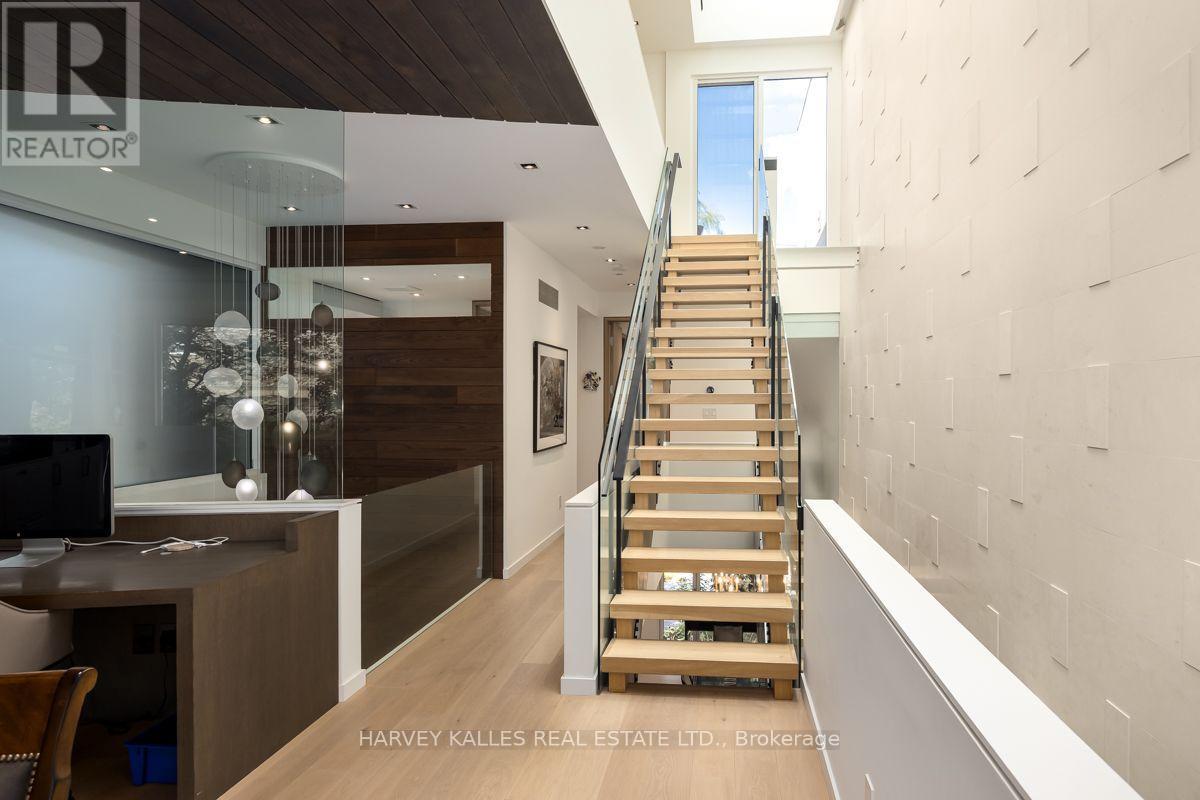 5 Relmar Road, Toronto, Ontario  M5P 2Y4 - Photo 18 - C13797024