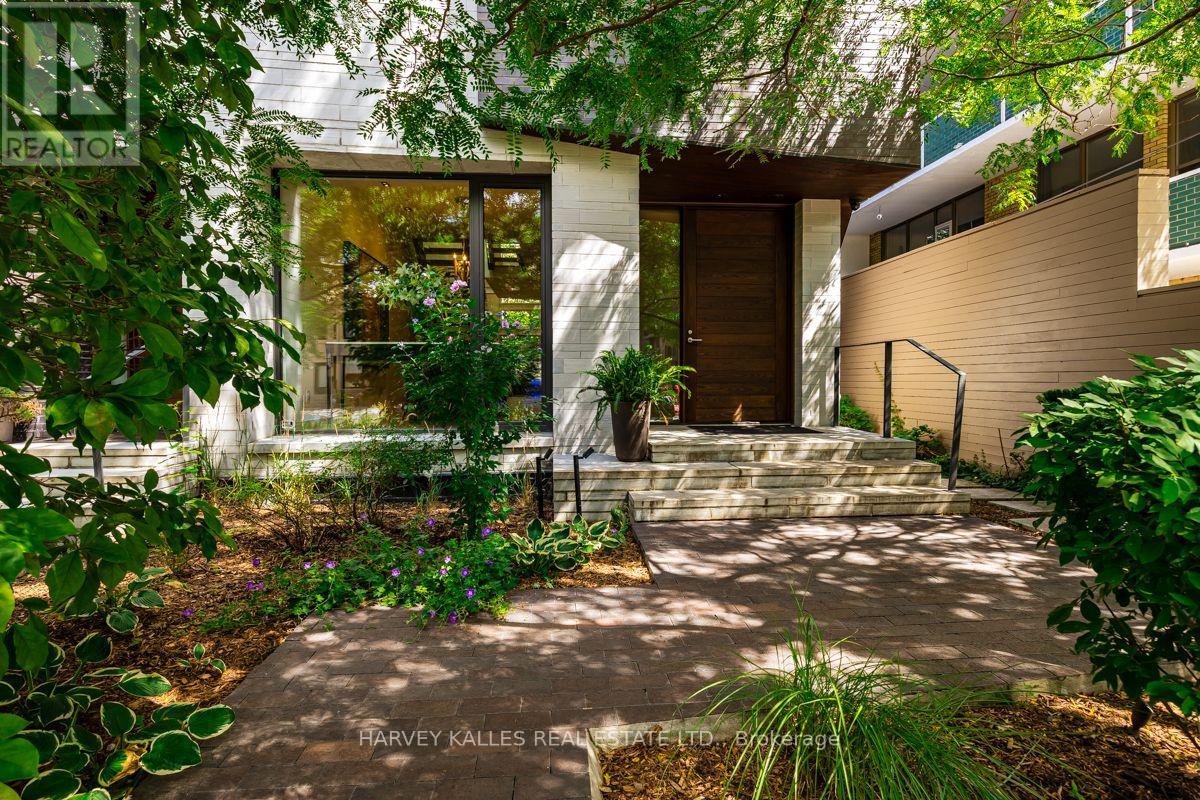 5 Relmar Road, Toronto, Ontario  M5P 2Y4 - Photo 2 - C13797024