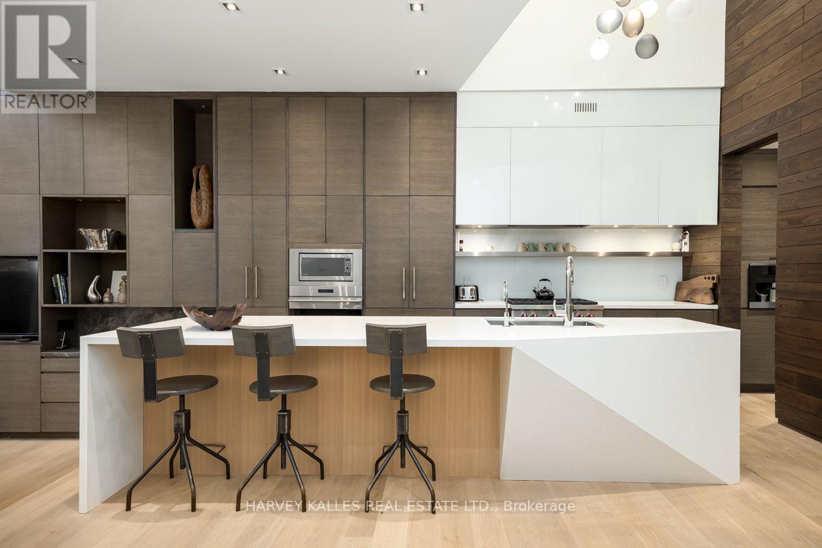 5 Relmar Road, Toronto, Ontario  M5P 2Y4 - Photo 7 - C13797024