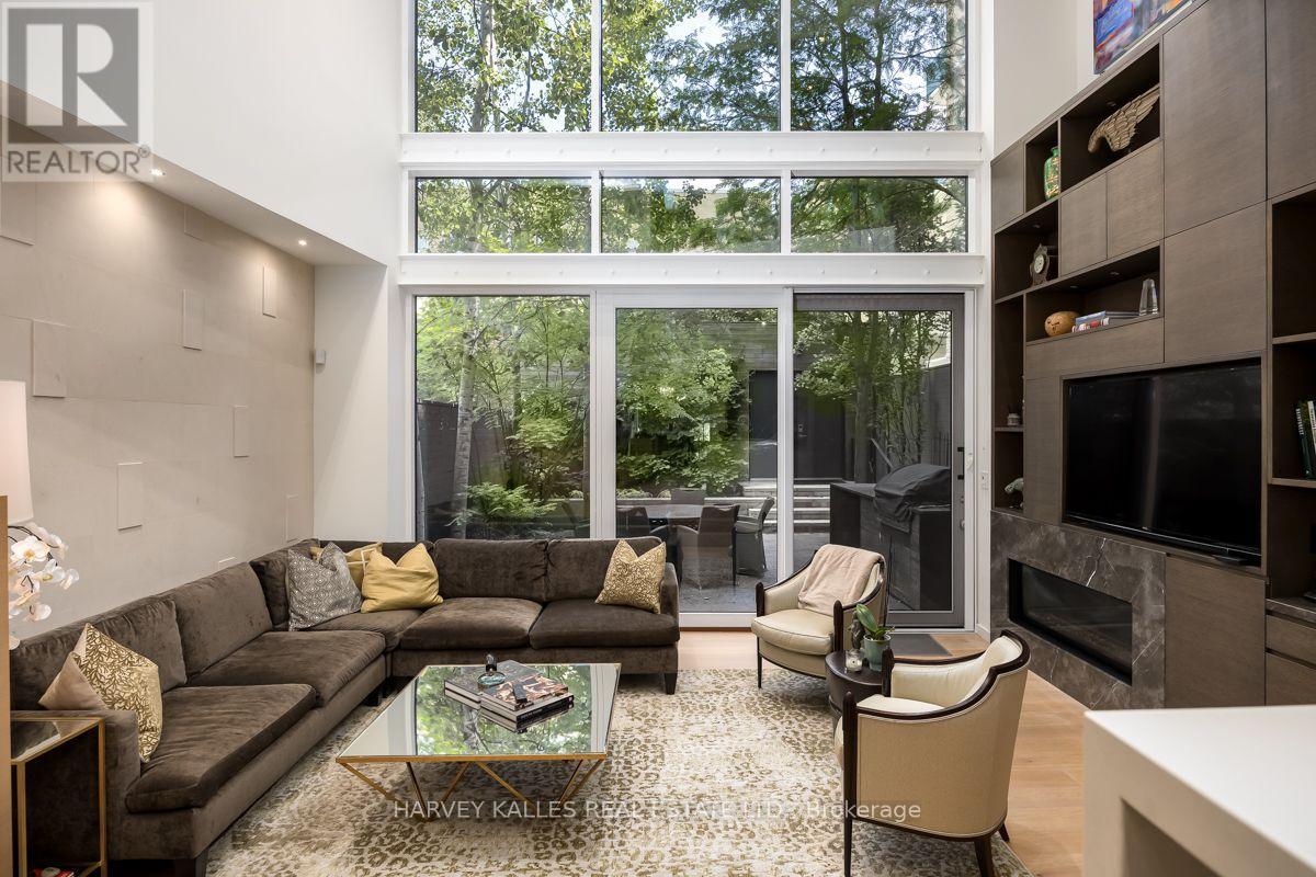 5 Relmar Road, Toronto, Ontario  M5P 2Y4 - Photo 9 - C13797024