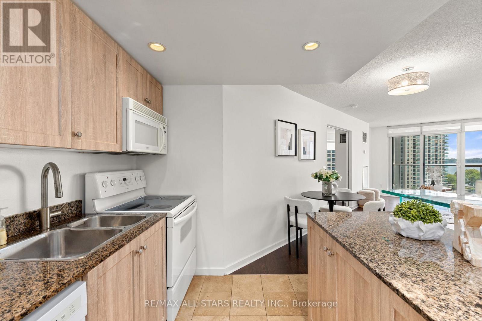 804 - 208 Queens Quay W, Toronto, Ontario  M5J 2Y5 - Photo 13 - C13797056