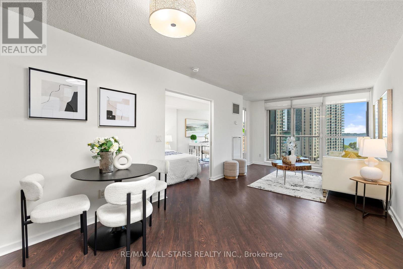 804 - 208 Queens Quay W, Toronto, Ontario  M5J 2Y5 - Photo 3 - C13797056