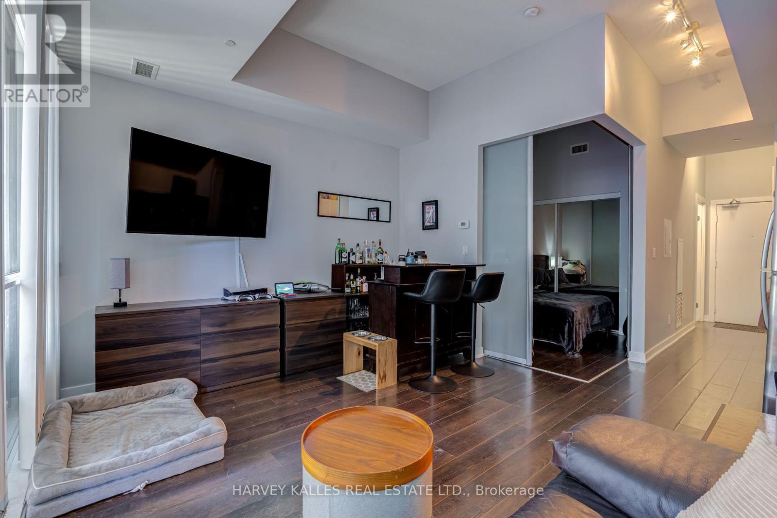 615 - 20 Bruyeres Mews, Toronto, Ontario  M5V 0G8 - Photo 18 - C13797066