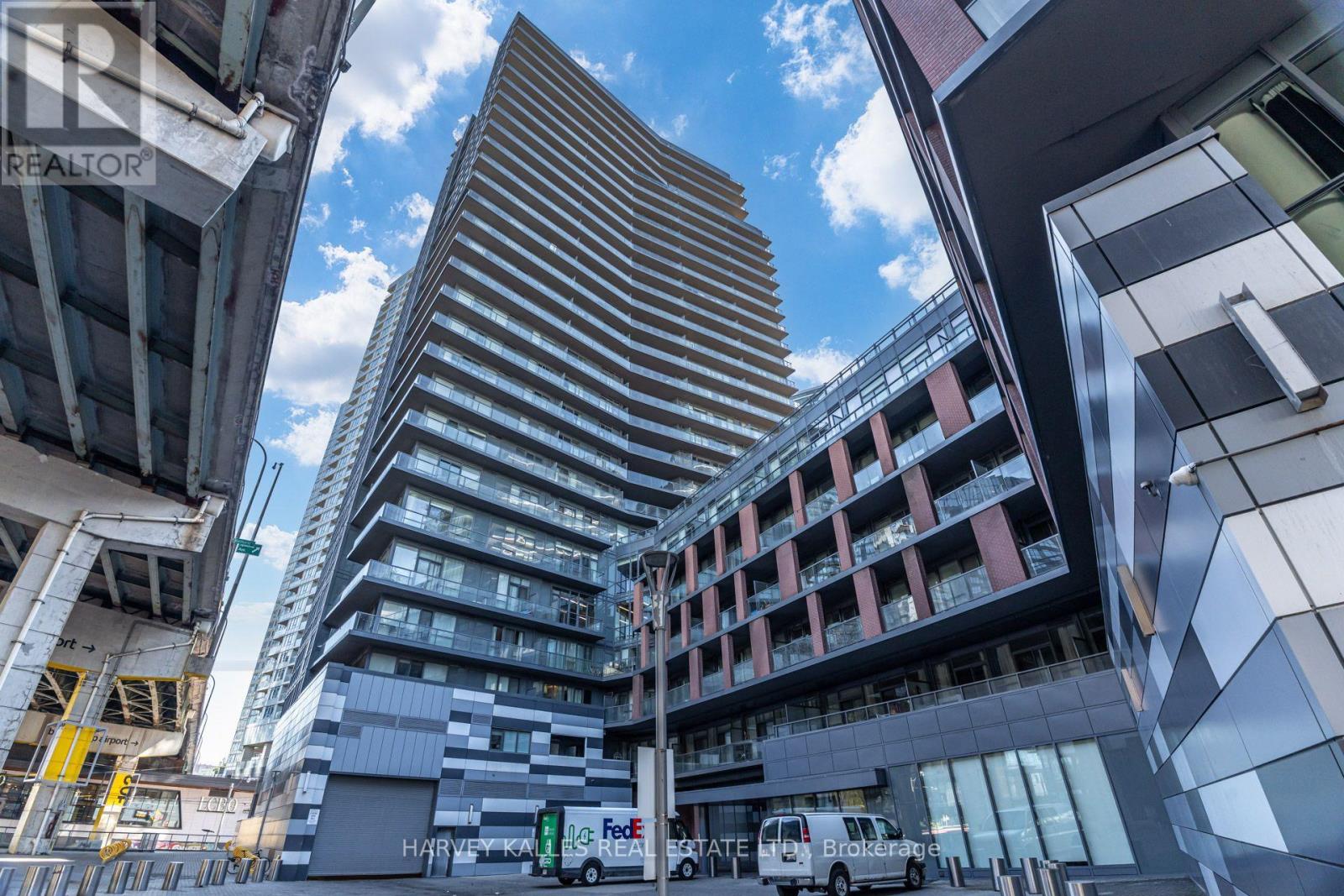 615 - 20 Bruyeres Mews, Toronto, Ontario  M5V 0G8 - Photo 2 - C13797066