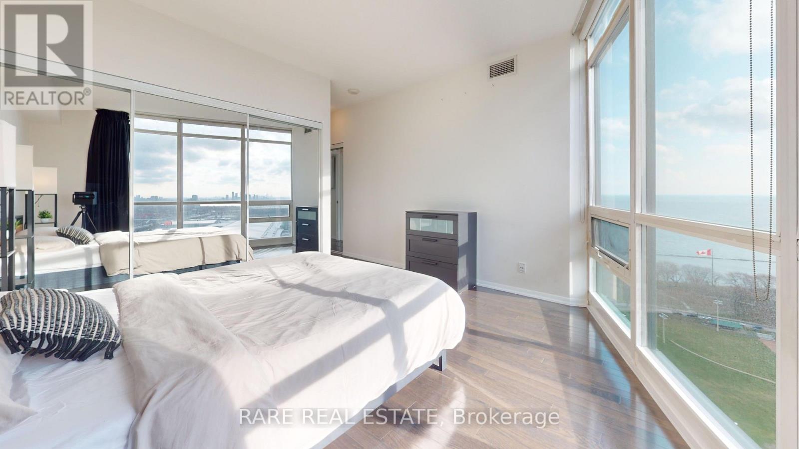 3005 - 215 Fort York Boulevard, Toronto, Ontario  M5V 4A2 - Photo 8 - C13797108