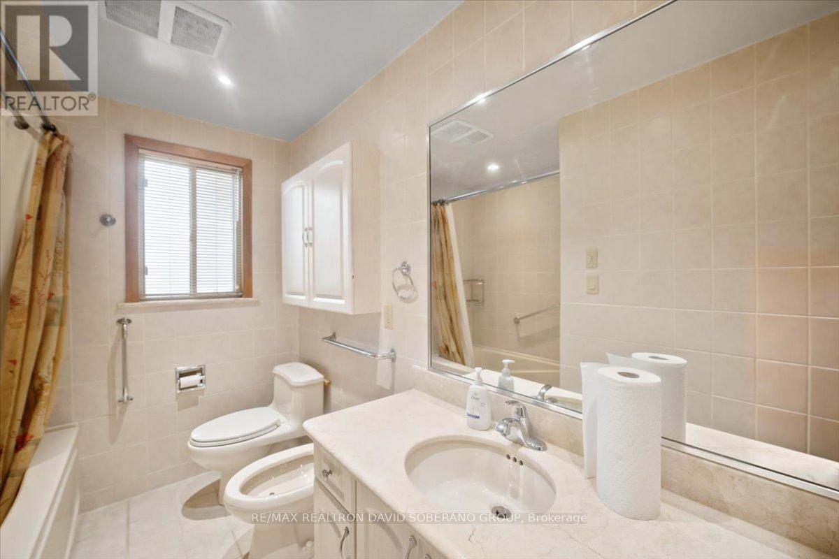44 Kennard Avenue, Toronto, Ontario  M3H 4M1 - Photo 25 - C13797154