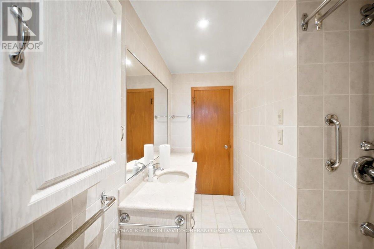 44 Kennard Avenue, Toronto, Ontario  M3H 4M1 - Photo 26 - C13797154