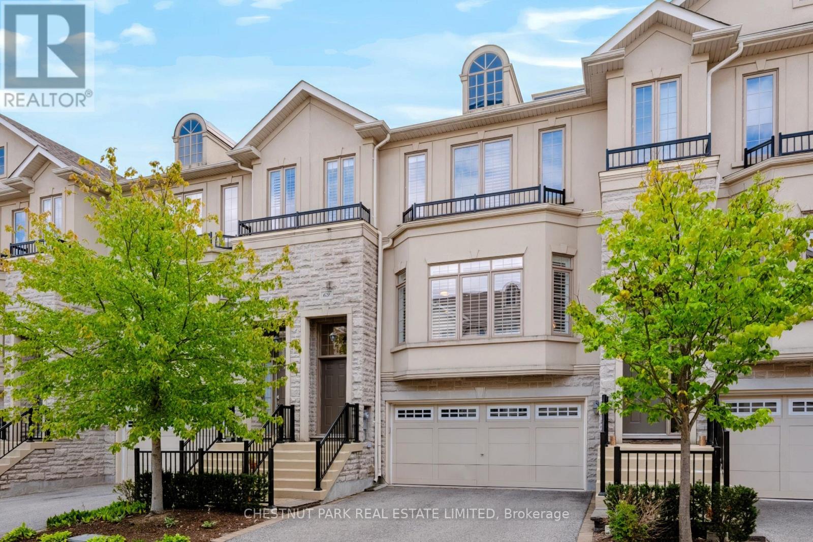 69 BLOORVIEW PLACE, Toronto, Ontario