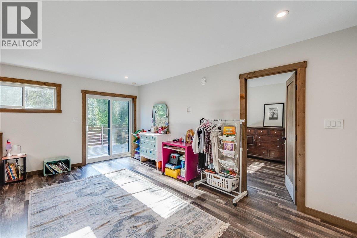 809 Slocan Street, Slocan, British Columbia V0G 2C0 - Photo 29 - 10389528