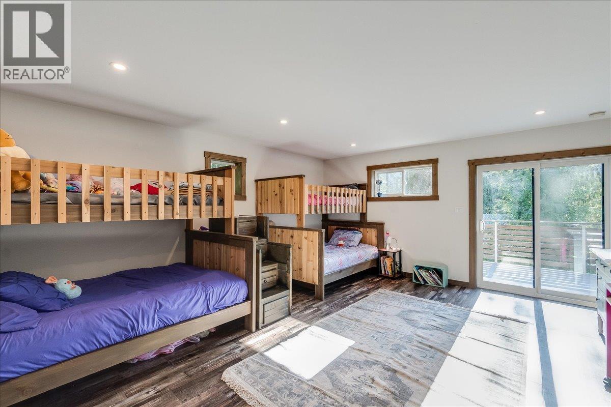 809 Slocan Street, Slocan, British Columbia V0G 2C0 - Photo 30 - 10389528