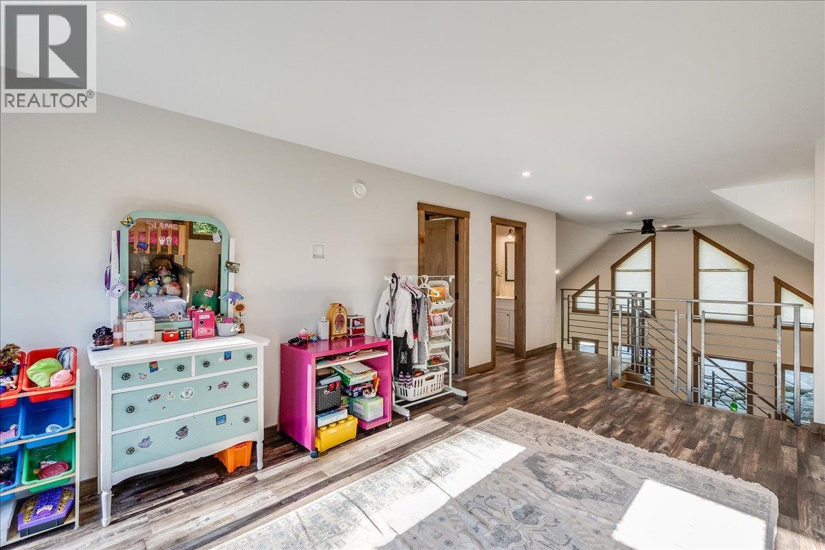 809 Slocan Street, Slocan, British Columbia V0G 2C0 - Photo 31 - 10389528