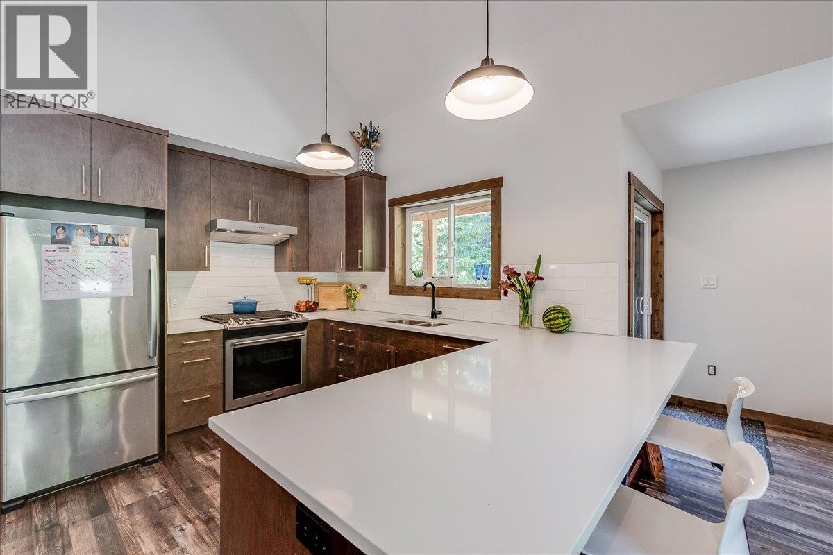 809 Slocan Street, Slocan, British Columbia V0G 2C0 - Photo 17 - 10389528
