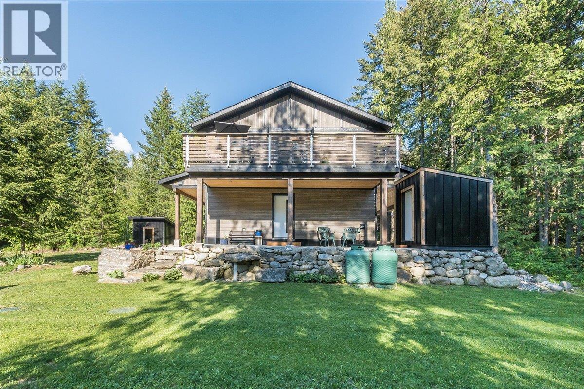 809 Slocan Street, Slocan, British Columbia V0G 2C0 - Photo 5 - 10389528