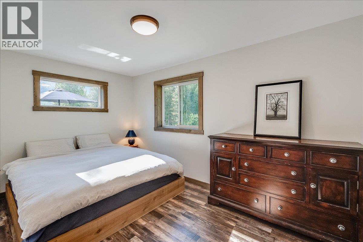 809 Slocan Street, Slocan, British Columbia V0G 2C0 - Photo 32 - 10389528