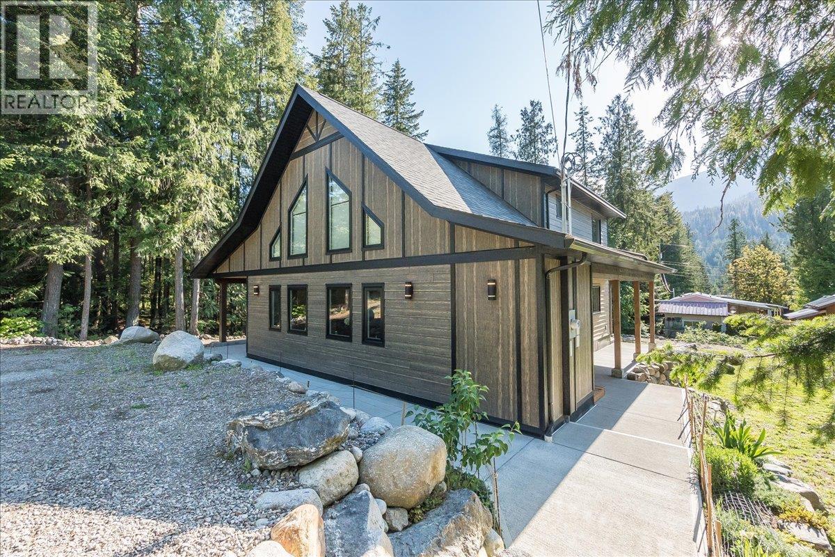 809 Slocan Street, Slocan, British Columbia V0G 2C0 - Photo 45 - 10389528