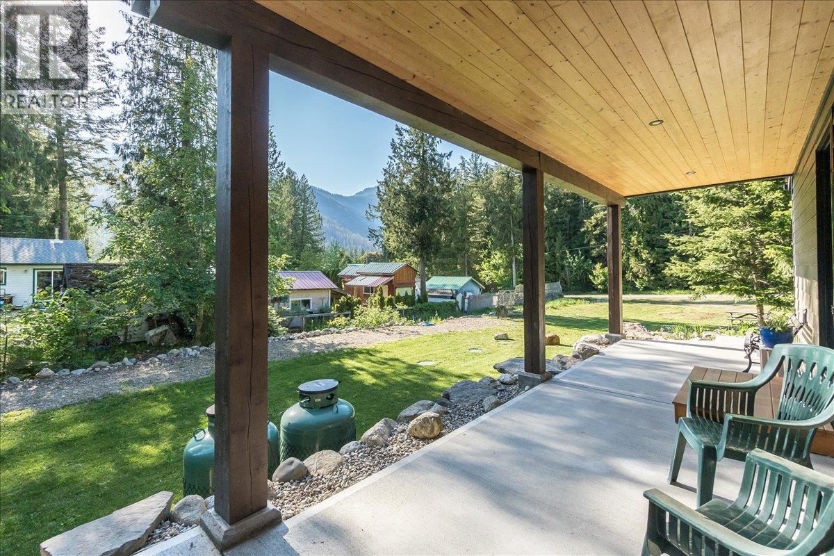 809 Slocan Street, Slocan, British Columbia V0G 2C0 - Photo 48 - 10389528