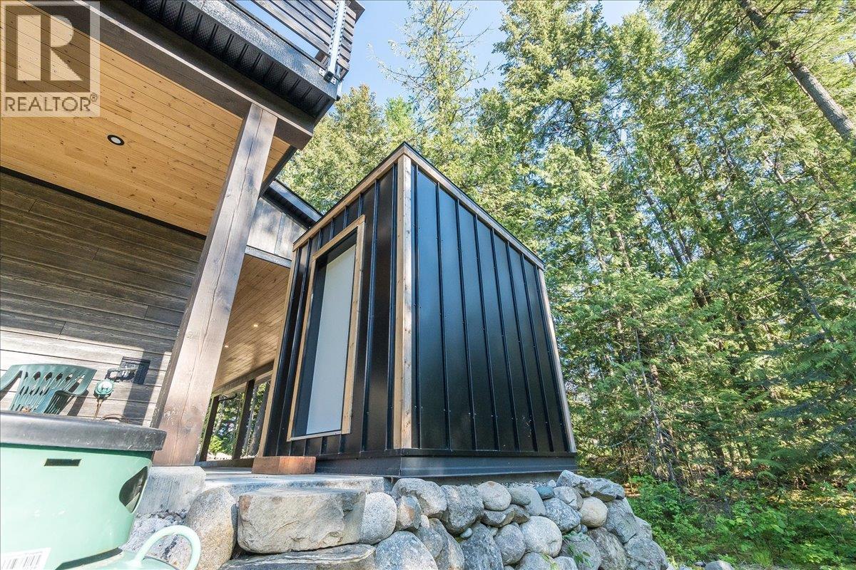 809 Slocan Street, Slocan, British Columbia V0G 2C0 - Photo 7 - 10389528