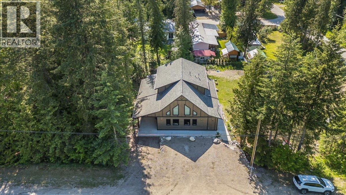 809 Slocan Street, Slocan, British Columbia V0G 2C0 - Photo 10 - 10389528