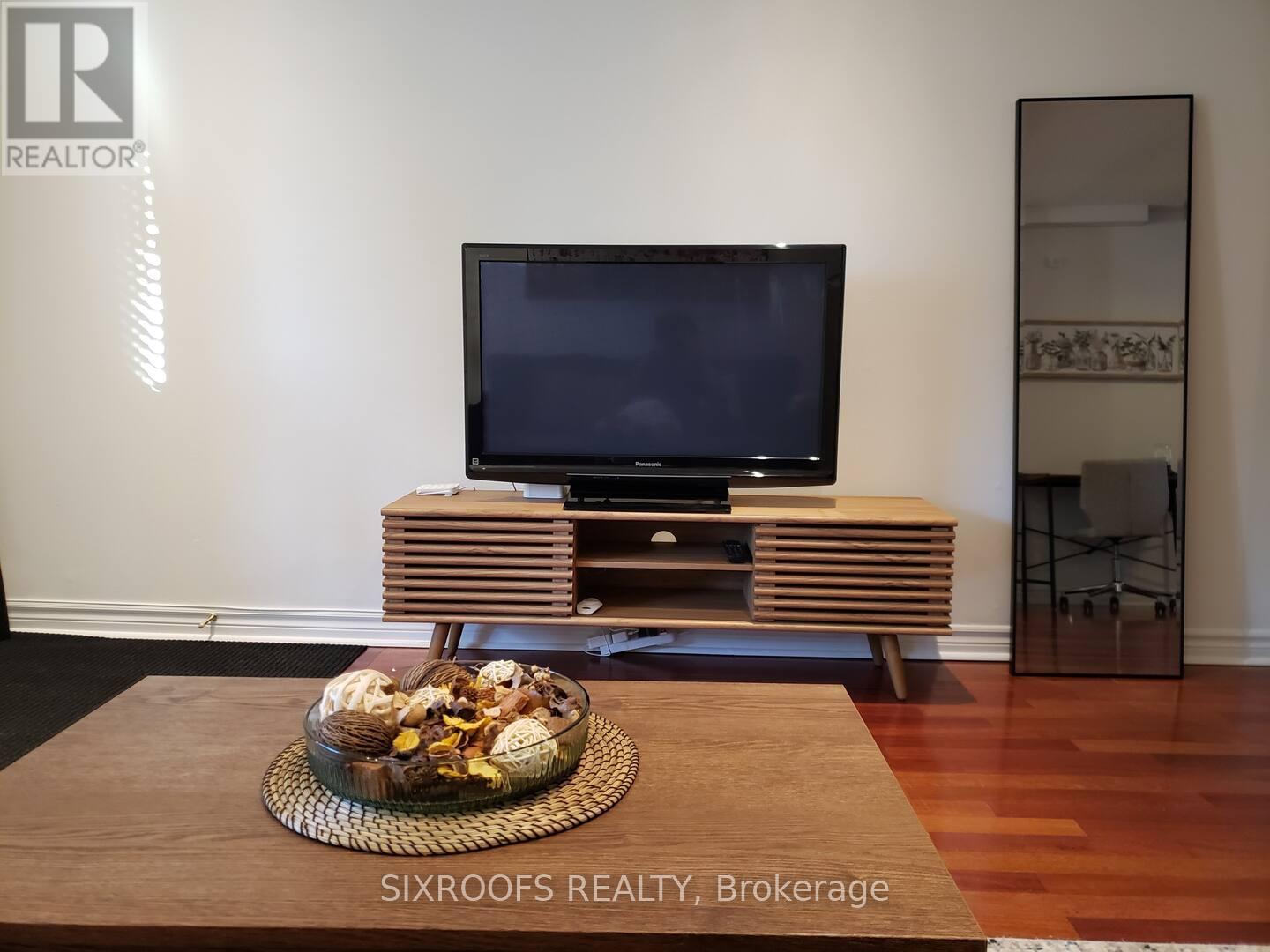 29 Dunkirk Road, Toronto, Ontario  M4C 2M1 - Photo 2 - E13797050