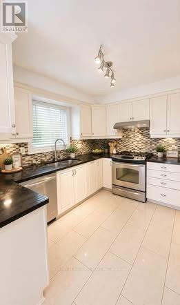 18 Larwood Boulevard, Toronto, Ontario  M1M 2M5 - Photo 6 - E13797134