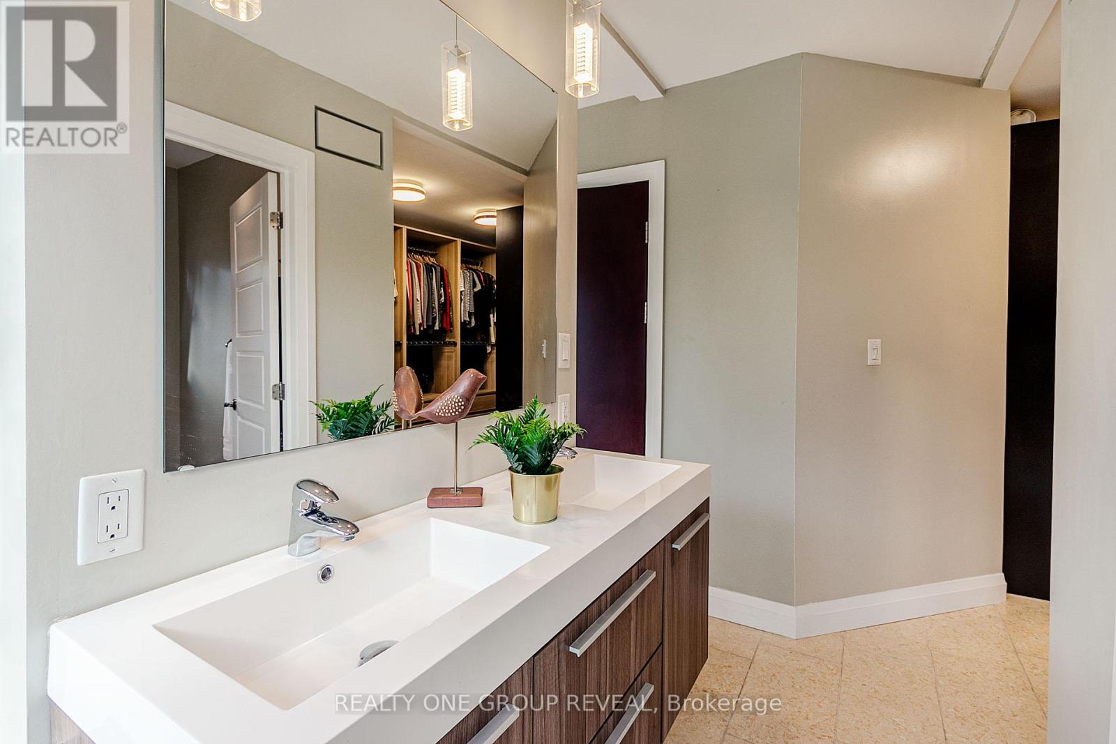 20 Gradwell Drive, Toronto, Ontario  M1M 2M9 - Photo 12 - E13797136