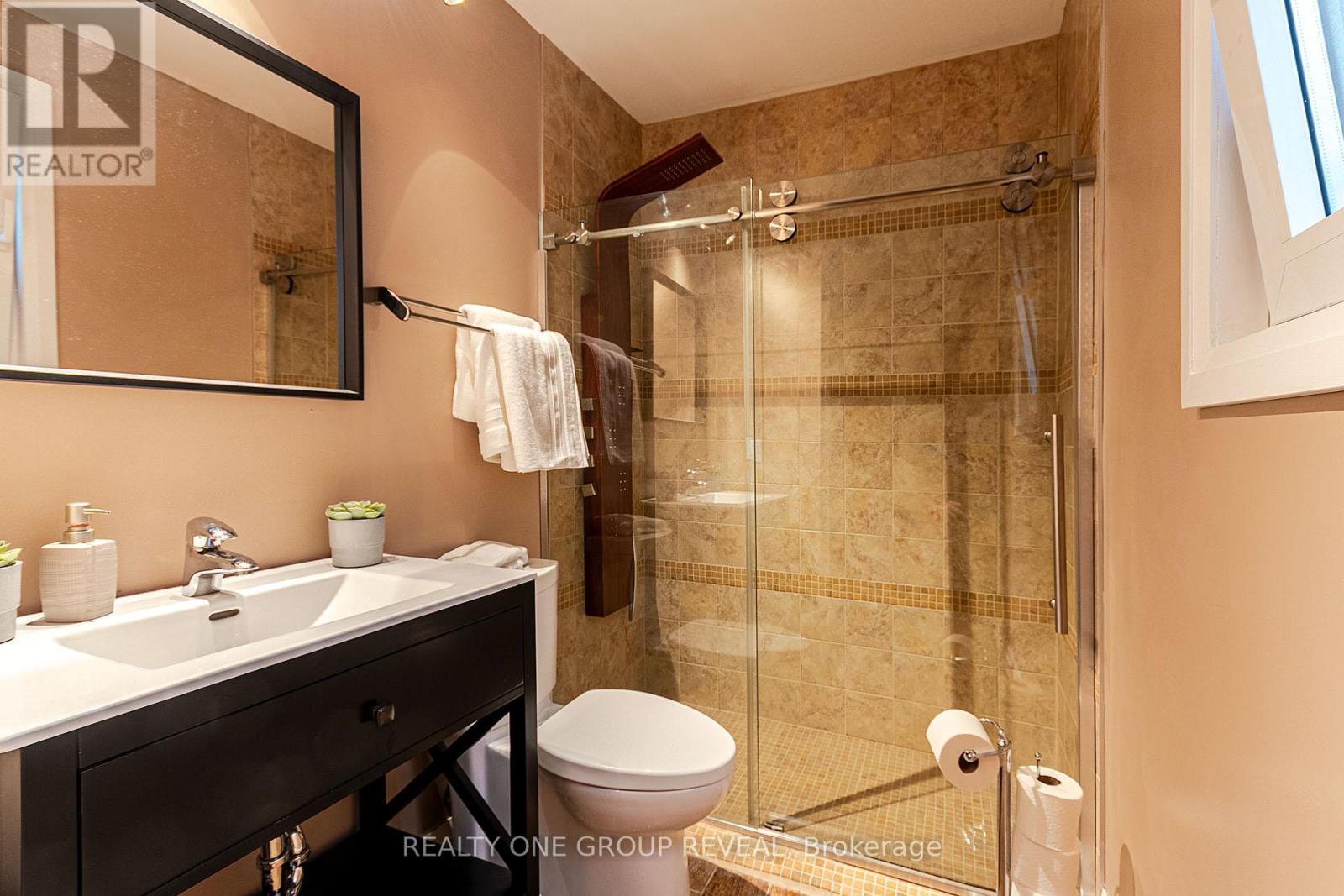 20 Gradwell Drive, Toronto, Ontario  M1M 2M9 - Photo 18 - E13797136