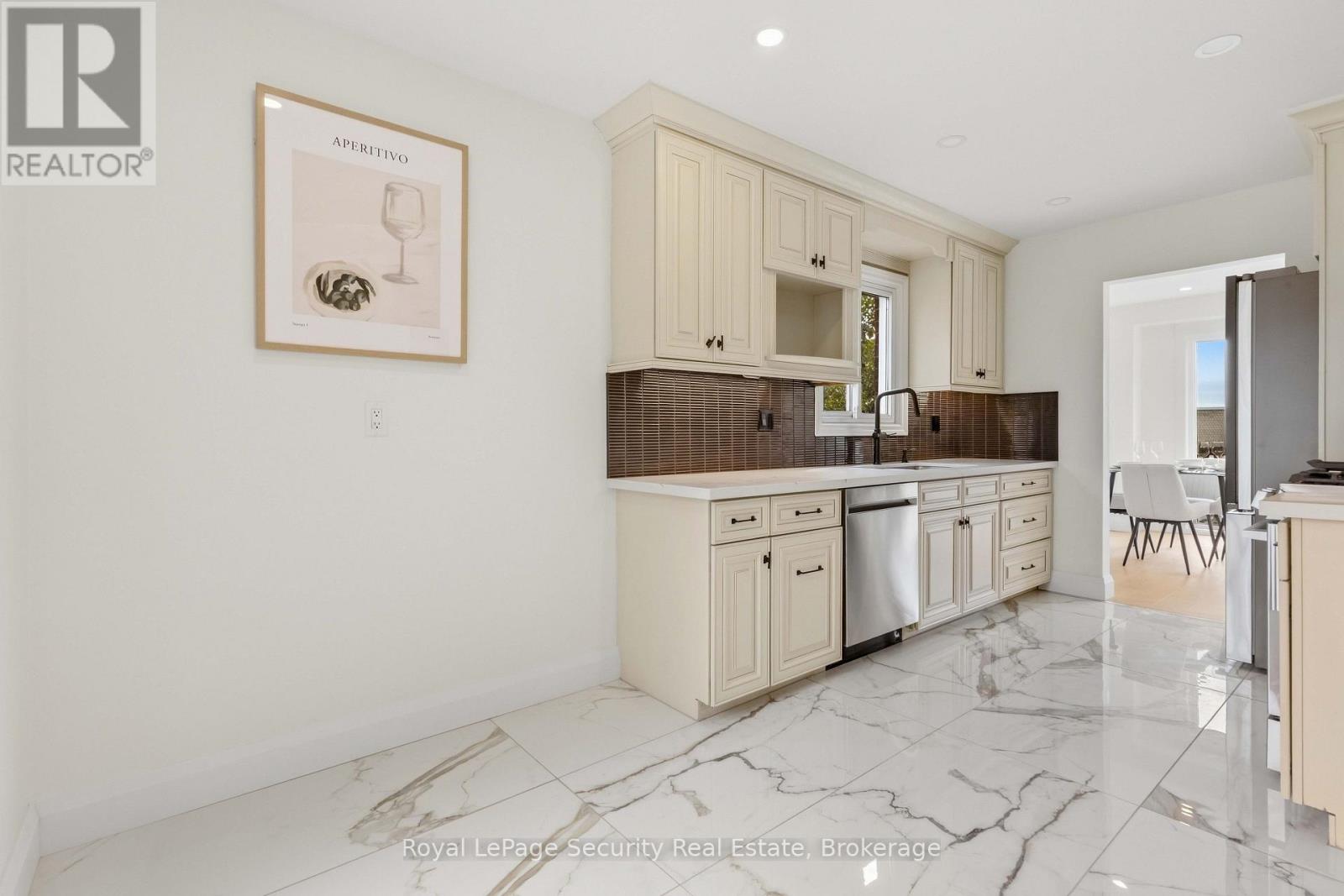 1177 Tanzer Court, Pickering, Ontario  L1W 3S7 - Photo 12 - E13797242