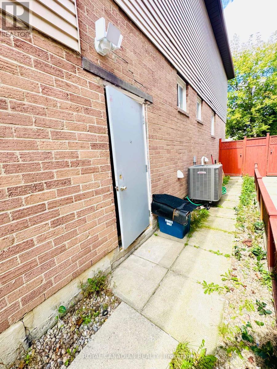 Bsmt - 28 Chapman Drive E, Ajax, Ontario  L1T 3C3 - Photo 2 - E13797256