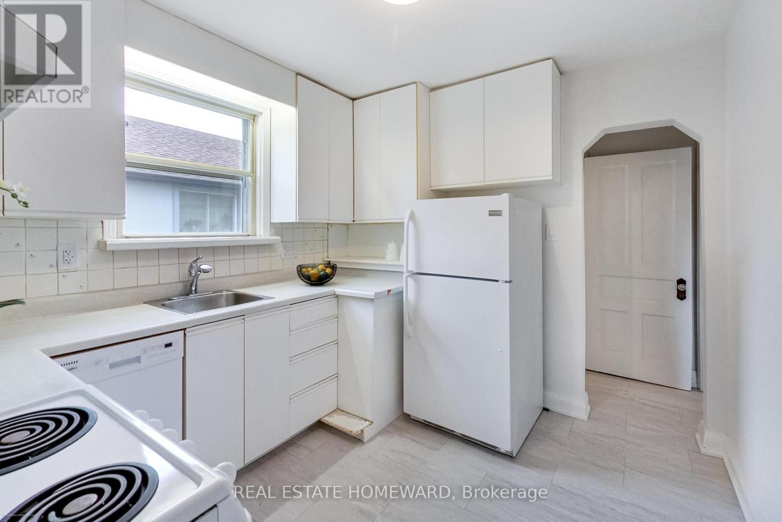 1 Bassett Avenue, Toronto, Ontario  M1L 2A2 - Photo 11 - E13797264