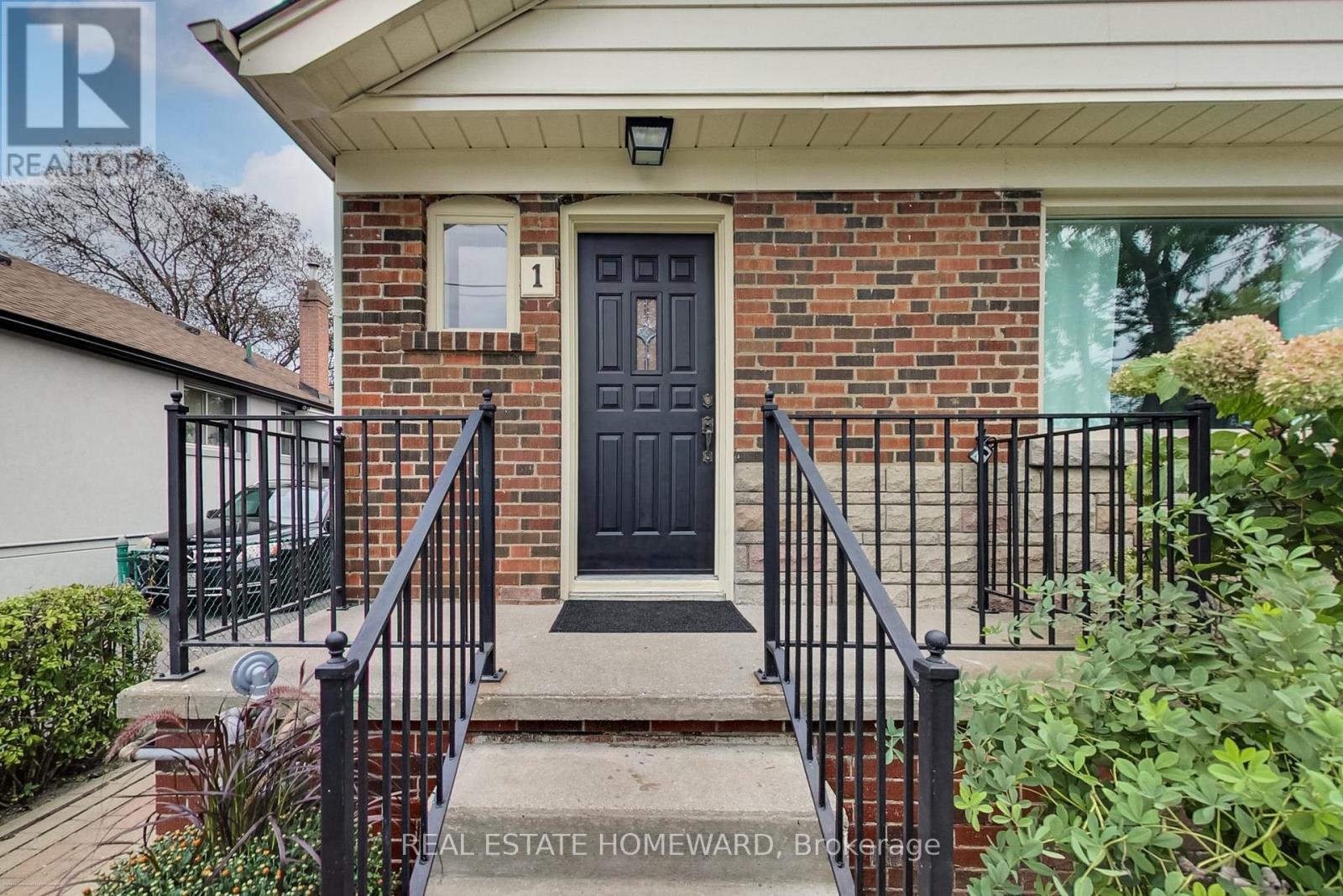 1 Bassett Avenue, Toronto, Ontario  M1L 2A2 - Photo 2 - E13797264