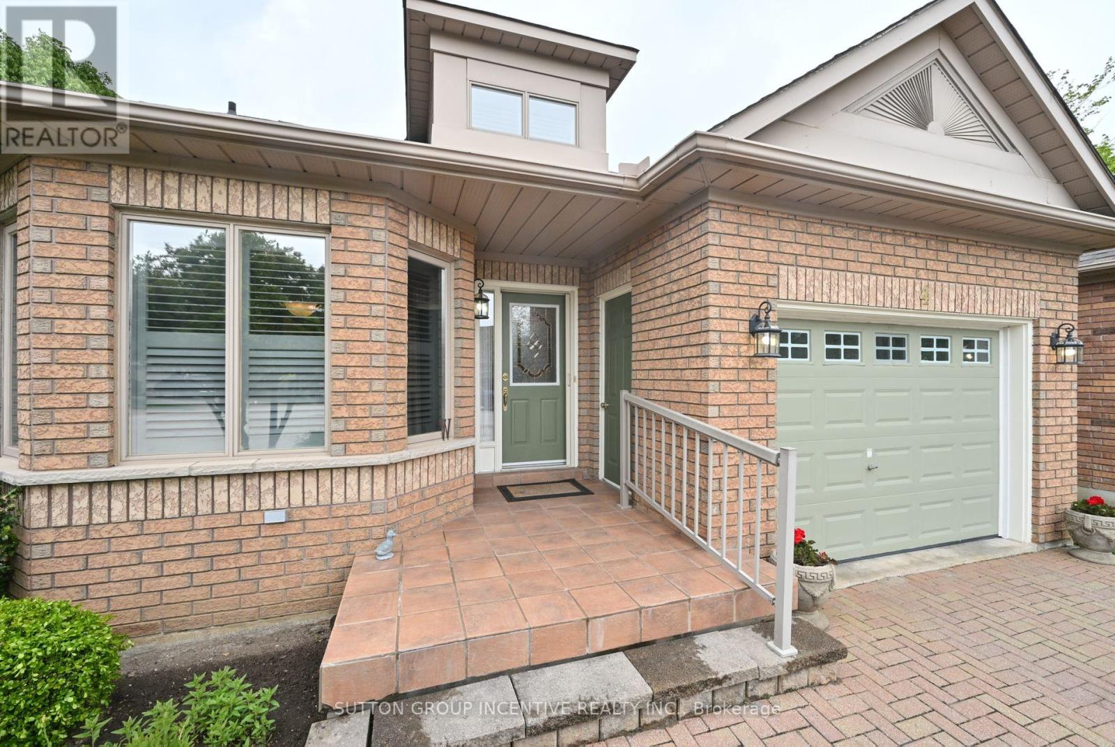 4 BELAIR PLACE, New Tecumseth, Ontario