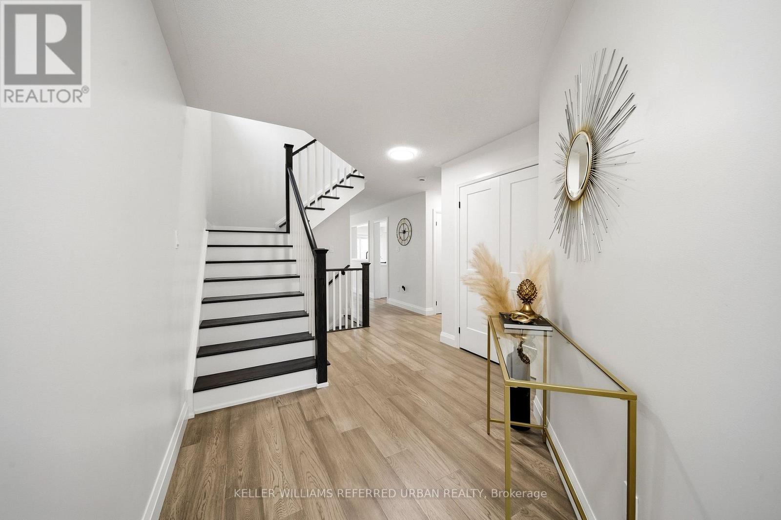 1201 Mary-Lou Street, Innisfil, Ontario  L9S 0C2 - Photo 5 - N13797104