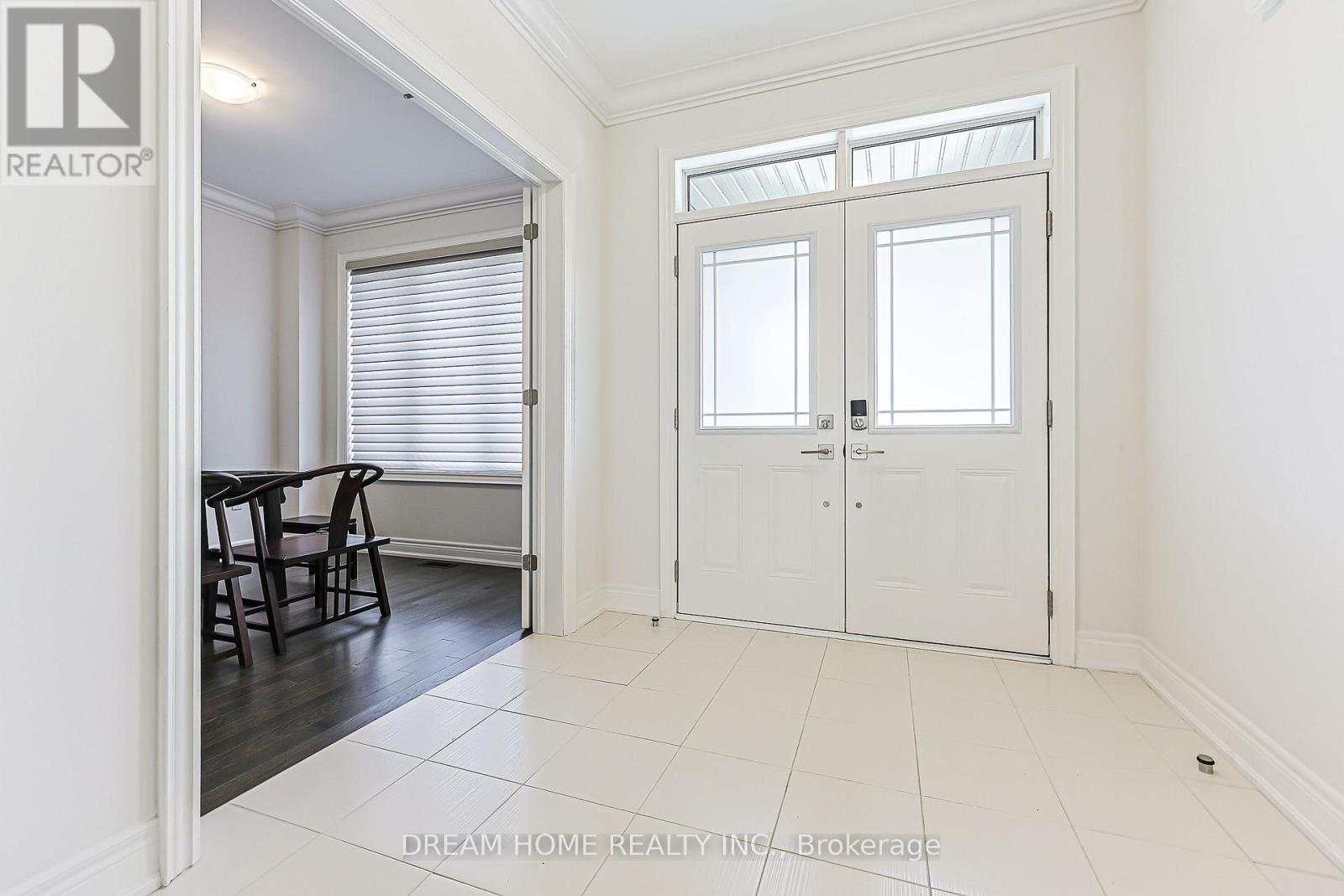 16 Fair Winds Lane, East Gwillimbury, Ontario  L9N 0V5 - Photo 3 - N13797160