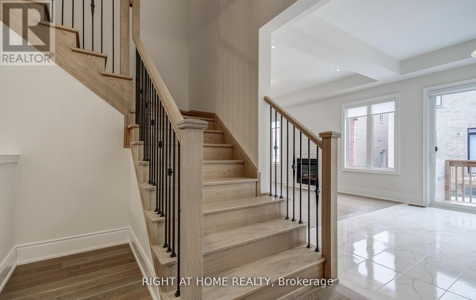 51 Lorrain Hand Crescent, Georgina, Ontario  L4P 0T2 - Photo 21 - N13797250