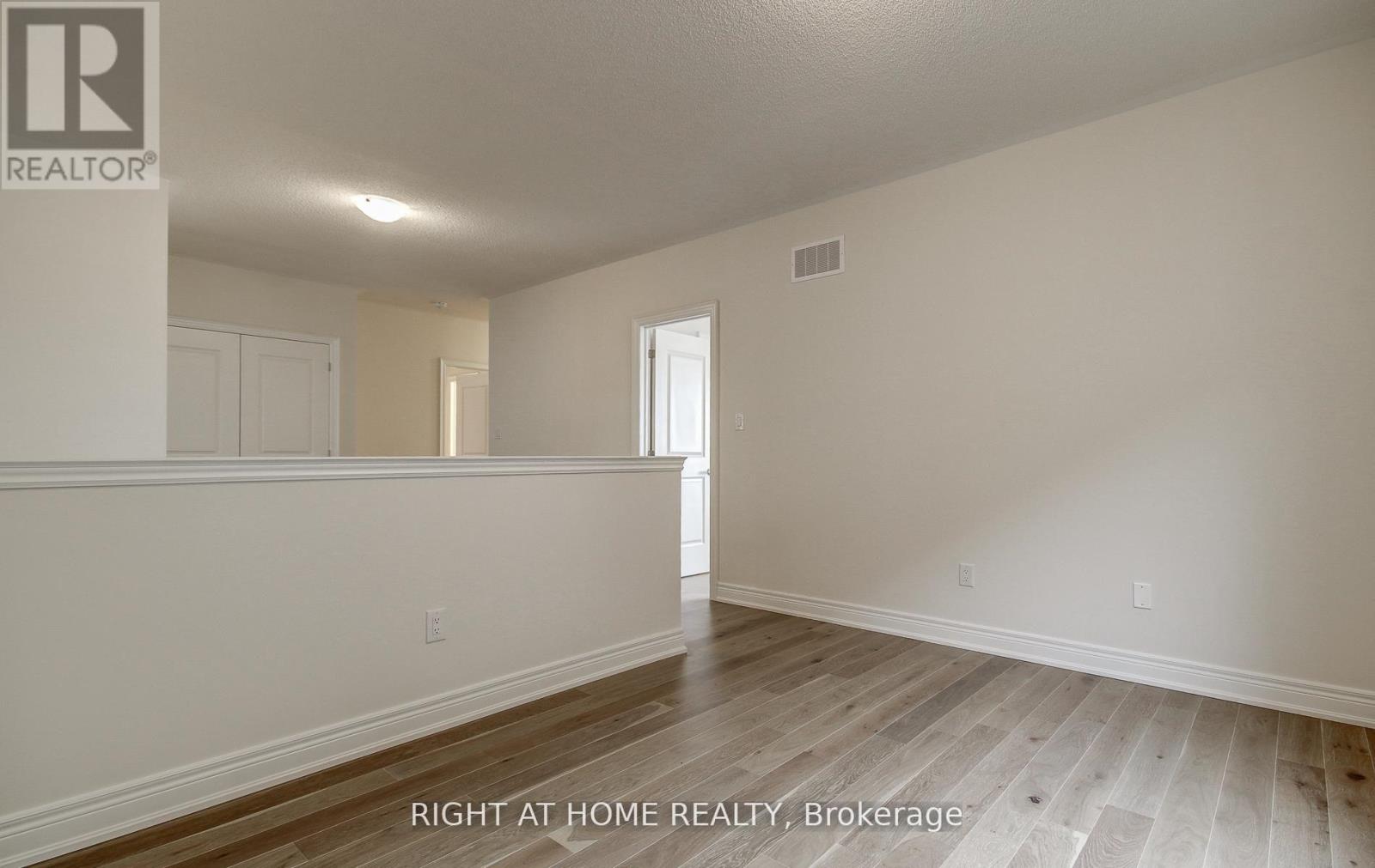 51 Lorrain Hand Crescent, Georgina, Ontario  L4P 0T2 - Photo 23 - N13797250
