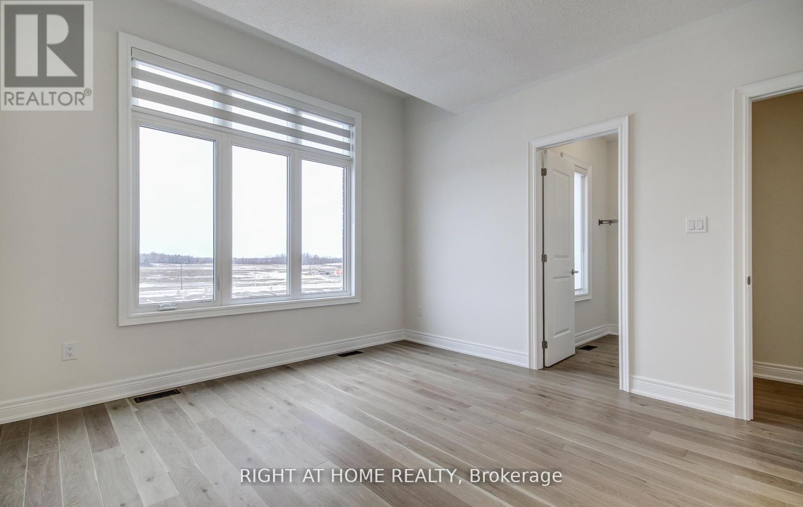51 Lorrain Hand Crescent, Georgina, Ontario  L4P 0T2 - Photo 31 - N13797250