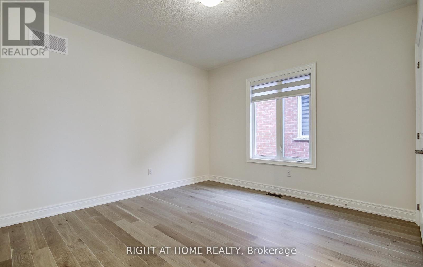 51 Lorrain Hand Crescent, Georgina, Ontario  L4P 0T2 - Photo 36 - N13797250