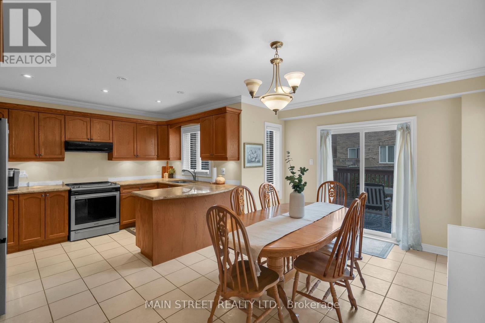 9 Emily Court, Richmond Hill, Ontario  L4E 4E5 - Photo 11 - N13797268