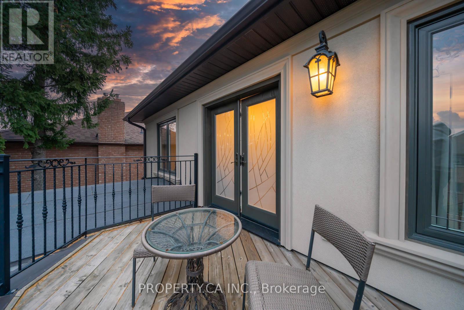 109 Oxford Street, Richmond Hill, Ontario  L4C 4L6 - Photo 13 - N13797322