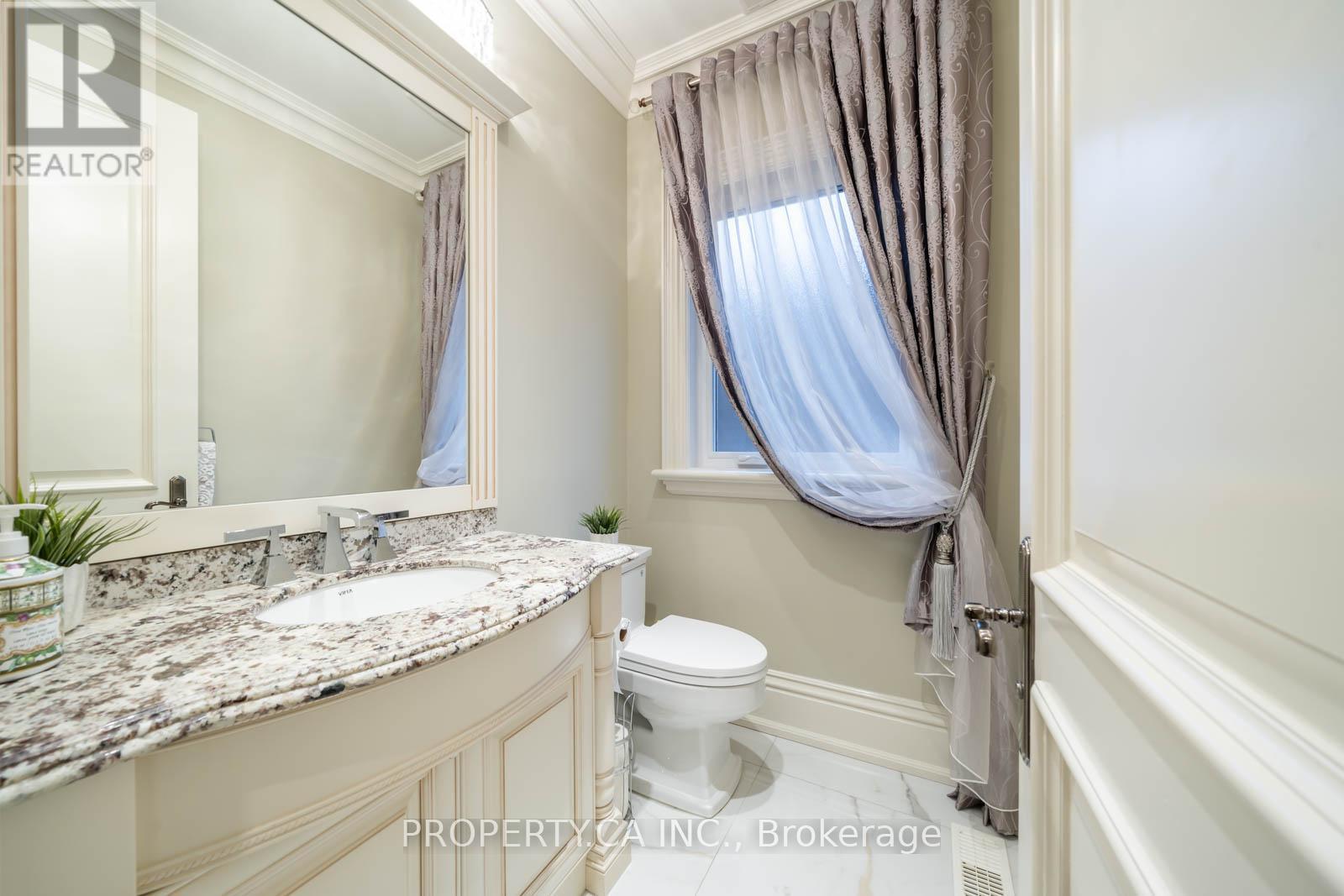 109 Oxford Street, Richmond Hill, Ontario  L4C 4L6 - Photo 24 - N13797322