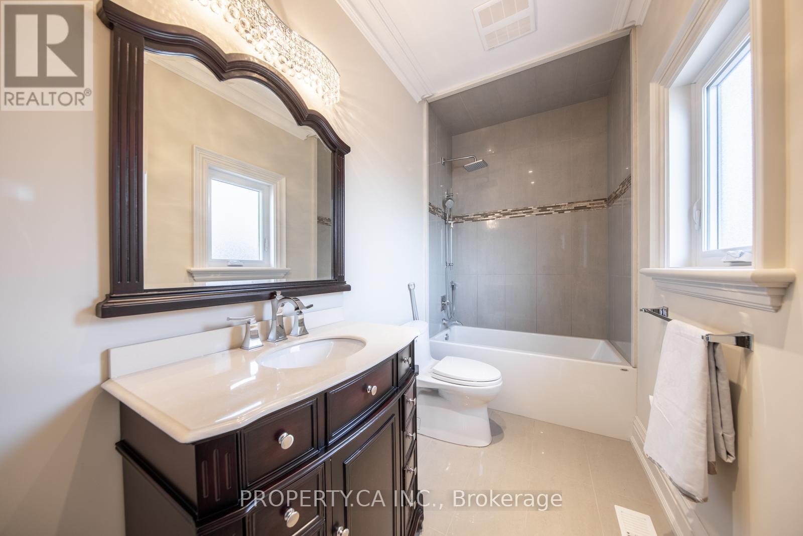 109 Oxford Street, Richmond Hill, Ontario  L4C 4L6 - Photo 37 - N13797322