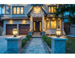 109 OXFORD STREET, Richmond Hill, Ontario