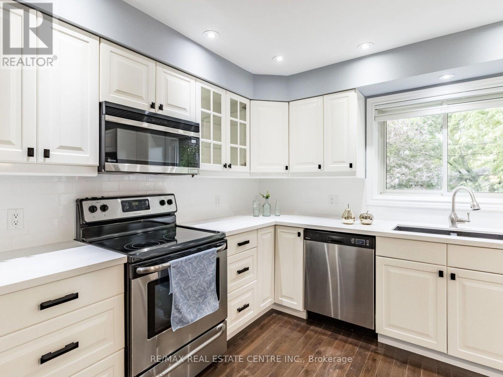 28 Teskey Court, Collingwood, Ontario  L9Y 4R9 - Photo 8 - S13797094